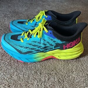 Like NEW HOKA Speedgoat 5